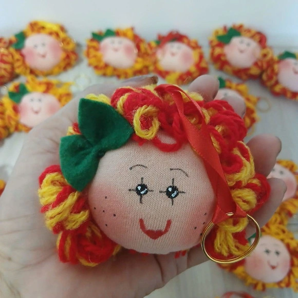 10 Lembrancinhas Infantil Kit Chaveiros Emília