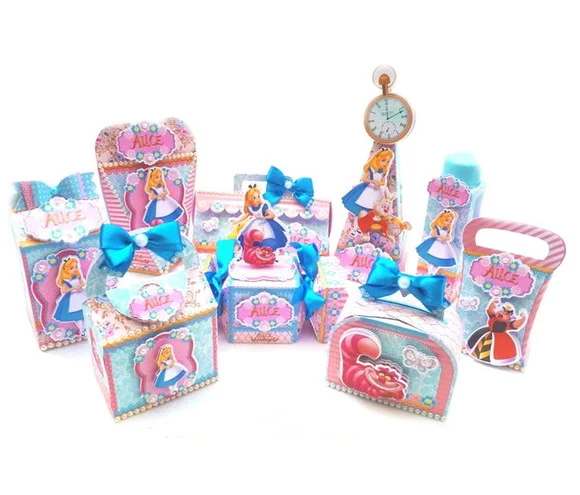30 Lembrancinhas Personalizadas Alice no Pais das Maravilhas