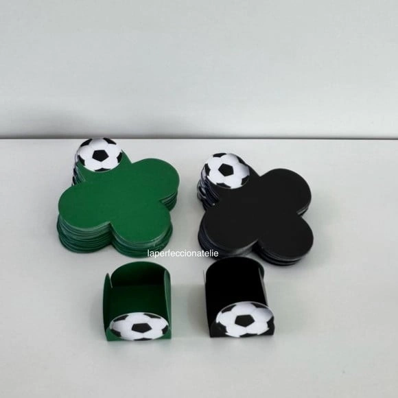 50 Forminhas Personalizadas Futebol (25 Cada Cor)