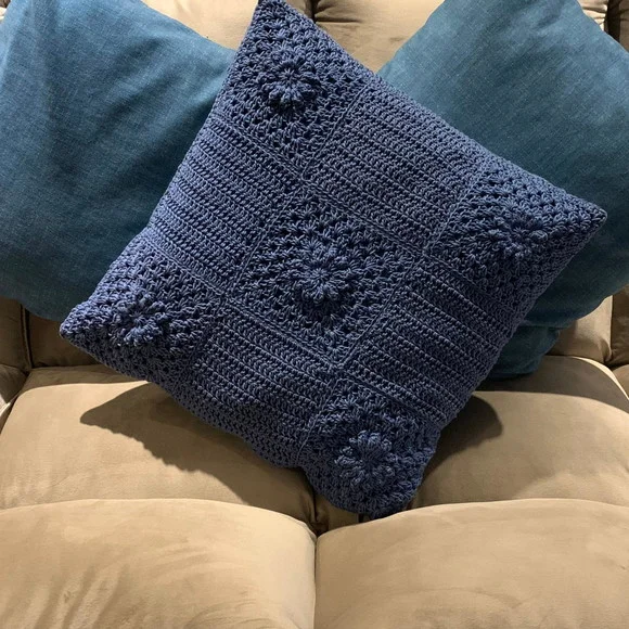 Almofada Crochê em Linha - 40 x 40cm Cor Única