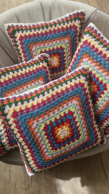 Almofada Crochê Linha - 40x40cm - Hippie