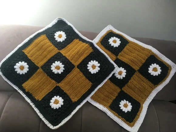 Almofada de Crochê (capa) Margaridas