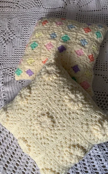 Almofada de Crochê Off White e Multicolorido 40 x 40 cm