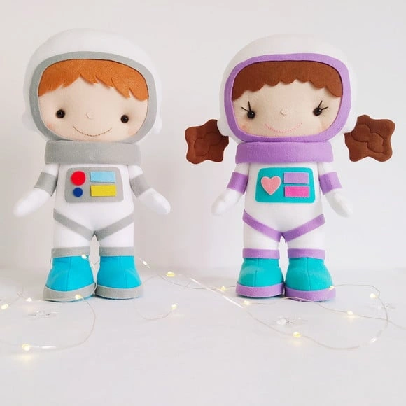 Astronautas de Feltro Menino e Menina  Decoração Espacial