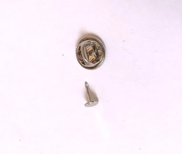 Base para Broche em Metal Prateado