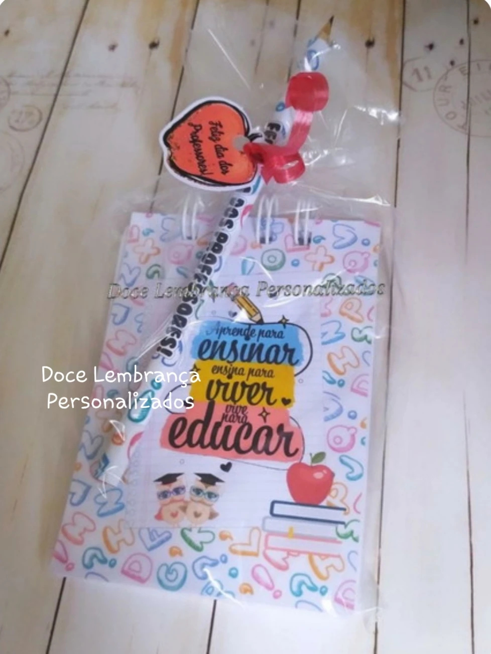 Bloquinho + Lápis personalizado lembrancinha Dia dos Professores