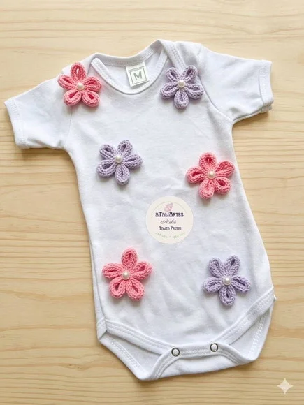 Body menina Personalizado com Flores de Tricotin