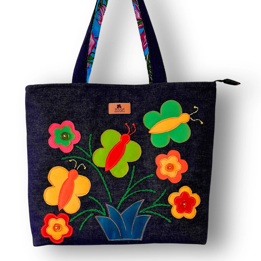 Bolsa Artesanal de Tecido Jeans Bordada à Mão Butterfly