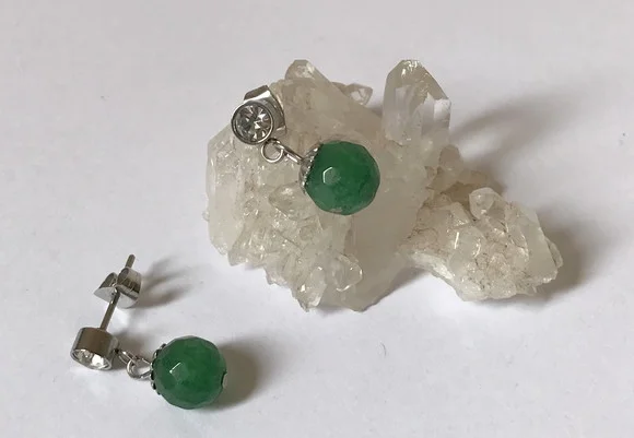 Brinco Aço Inox Com Strass E Jade Esmeralda Facetada