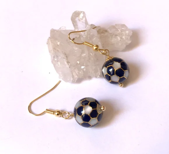 Brinco com Bola de Futebol Azul e Gancho Folheado a Ouro
