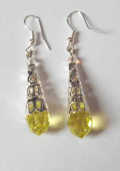 Brinco com Gota Cristal Verde Claro