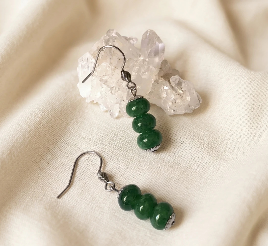 Brinco Gancho Aço Inox com Pedra Jade Verde Rondell 8mm (Hipoalergênico)