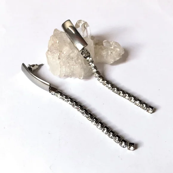 Brinco Pino Longo Aço Inox com Zirconia