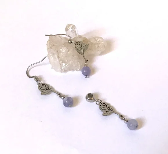 Conjunto Brincos e Pingente Aço Inox Flor e Quartzo Lavanda