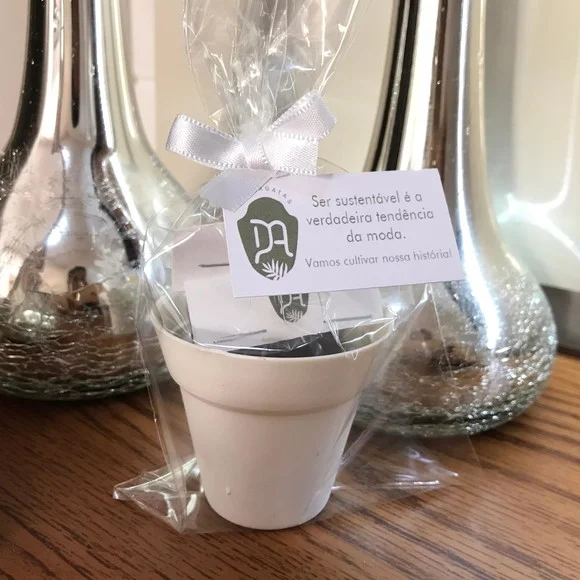 Brindes Empresas ecológico - kit jardinagem personalizado com logo