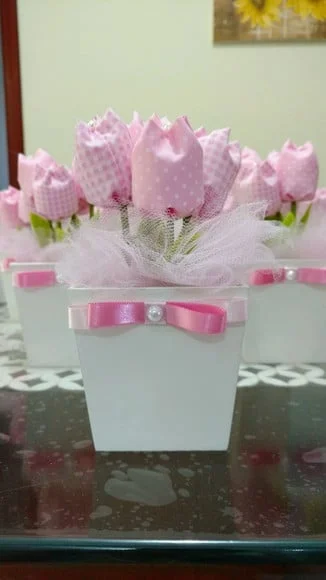 Cachepo de Tulipas com Tule