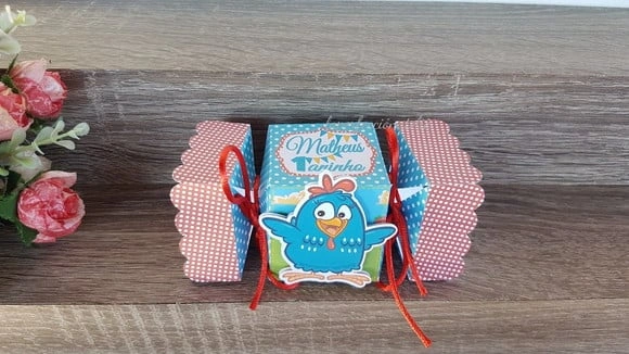 Caixa bala galinha pintadinha