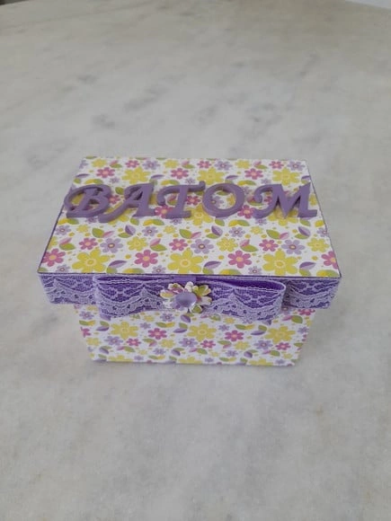 Caixa em mdf para Batom Lilás com Detalhe Florido
