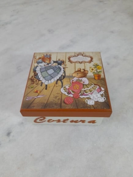 Caixa em mdf para Costura Decorada c/ 4 Divisórias