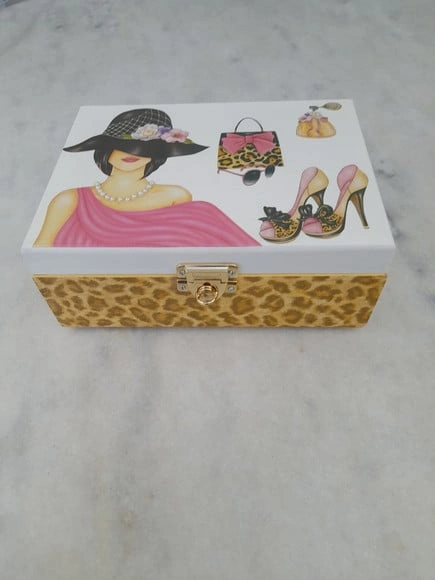 Caixa em mdf para Joia/bijuteria Decorada com Dama