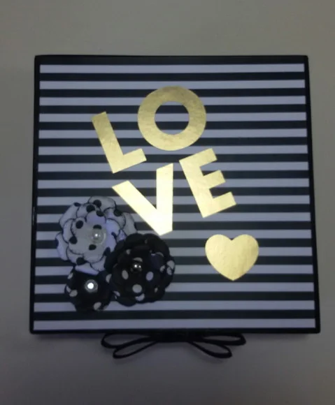 Caixa MDF Decorada Love com Efeito Metalizado