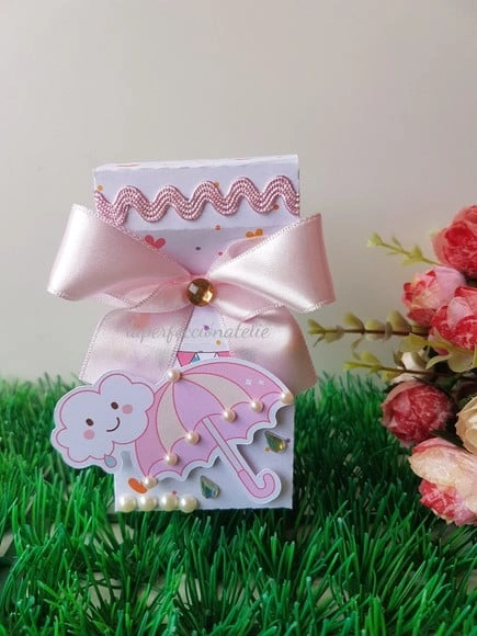 Caixa meia bala com tampa chuva de amor