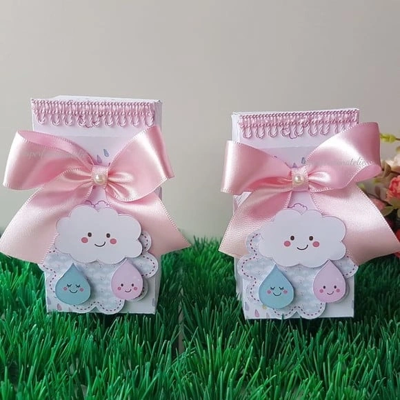 Caixa meia bala com tampa chuva de amor