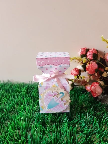 Caixa meia bala com tampa chuva de amor