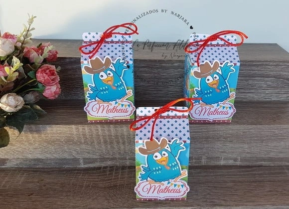 Caixa milk galinha pintadinha