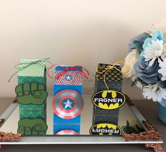10 Caixas Milk Super Heróis