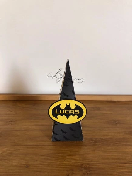10 Caixas Pirâmide Batman
