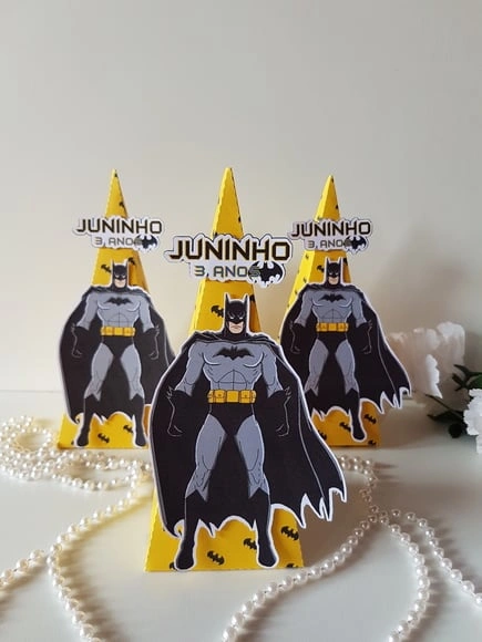 10 Caixas Pirâmide Batman