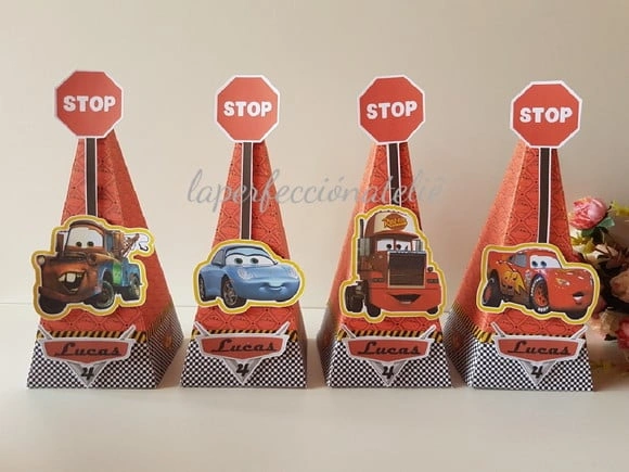 Caixa Pirâmide Carros