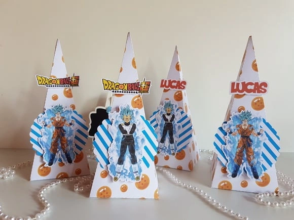Caixa pirâmide Dragon ball