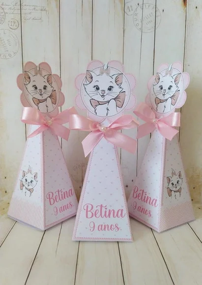 Caixa Pirâmide Gatinha Marie