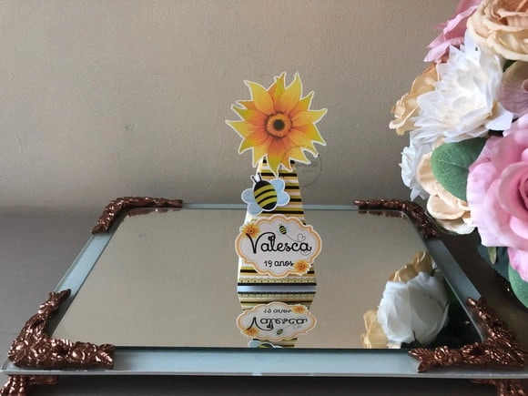Caixa pirâmide girassol