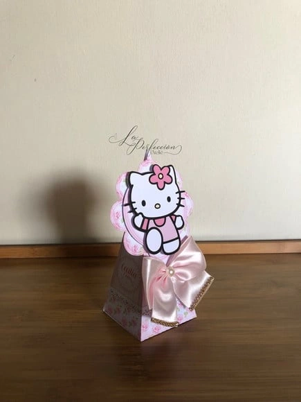 Caixa Pirâmide Hello Kitty