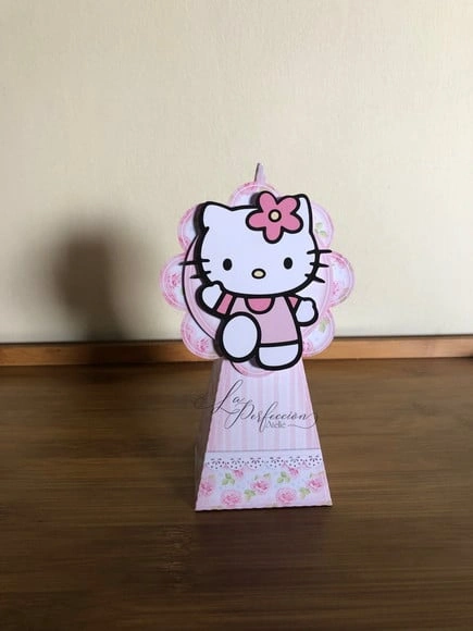 Caixa Pirâmide Hello Kitty