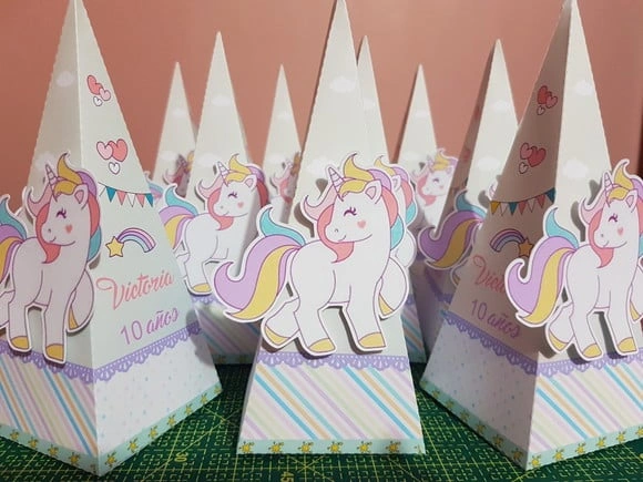 Caixa Pirâmide Unicornio