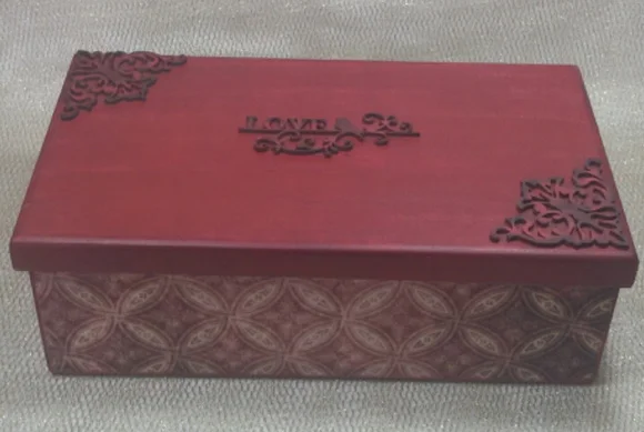 Caixa retangular em MDF multiuso decorada com scrap
