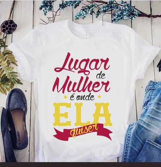 Camiseta Lugar de Mulher É Onde Ela Quiser