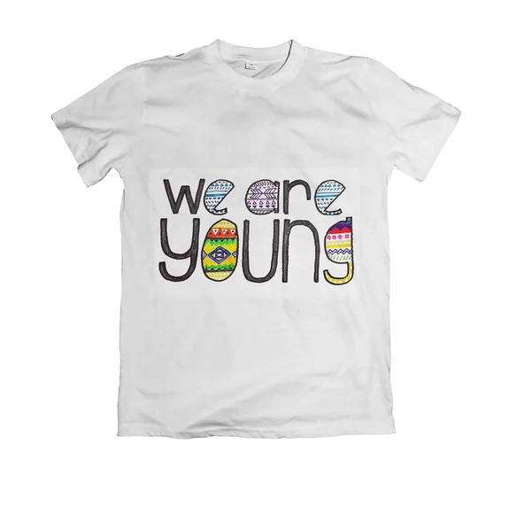 Camiseta Unissex We Are Young