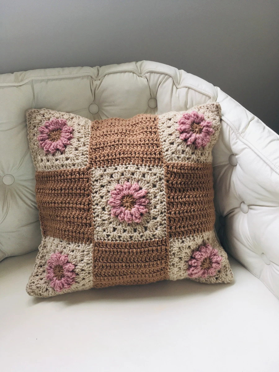 Capa de Almofada Crochê Linha - 40x40cm - Flores Rosa