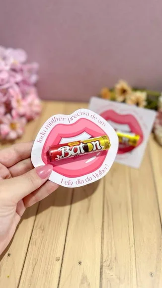 Card com Baton Dia da Mulher Lembrancinha