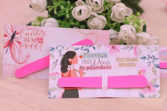Card com Lixa de Unha Dia das Mulheres