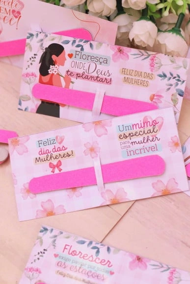 Card com Lixa de Unha Dia das Mulheres