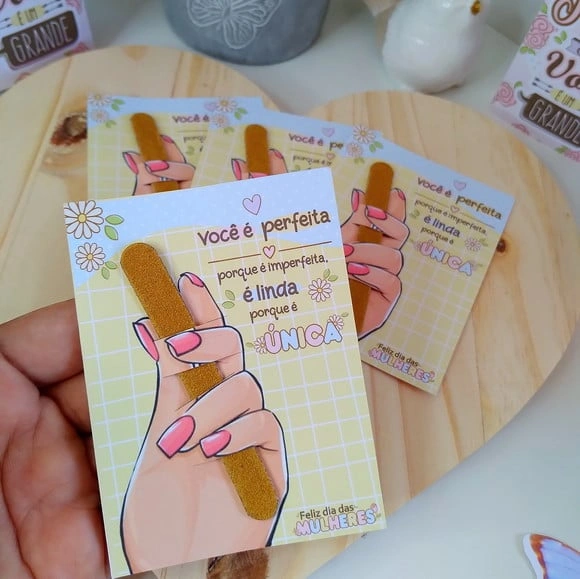 Card com Lixa de Unha Dia das Mulheres