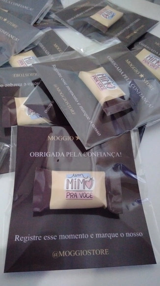 Cartão de agradecimento com balinha personalizada