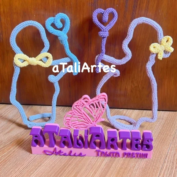 Casal Decorativo personalizado em Tricotin - Menino e menina decorativo