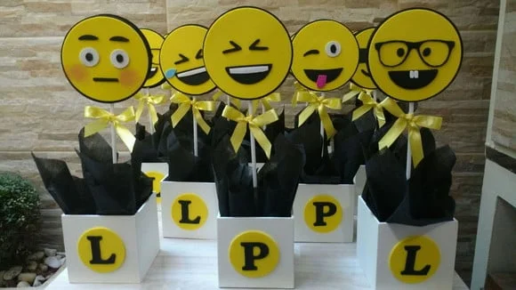 Centro de Mesa Emojis Kit com 12 Unidades